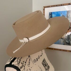 Women’s Stetson Batterson hat in size Medium, Classic Styling